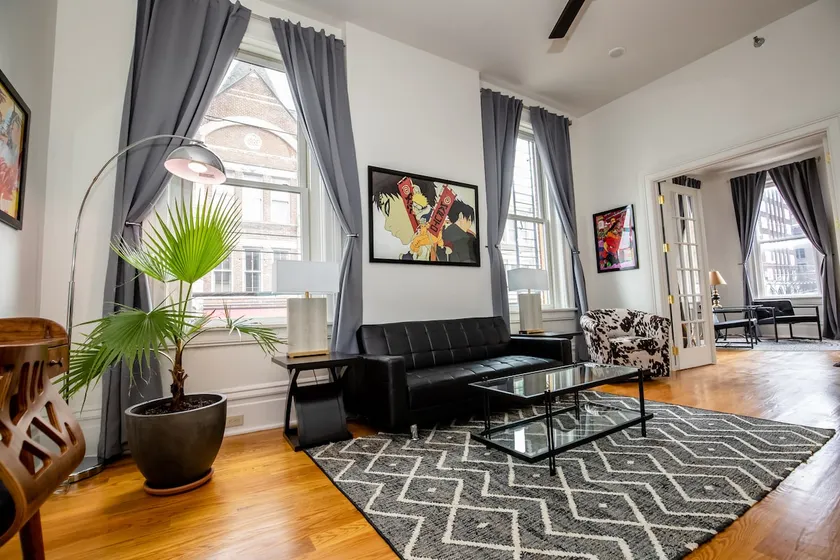 Premium Downtown Apartment, Entire Space - Image 1