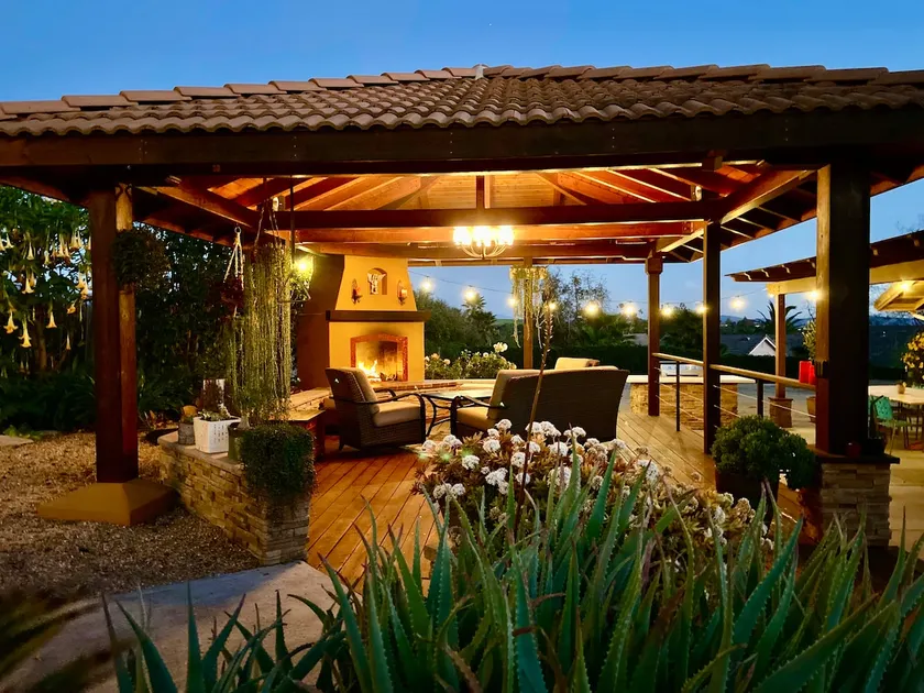 Serene pool home with outdoor fireplace - Image 1