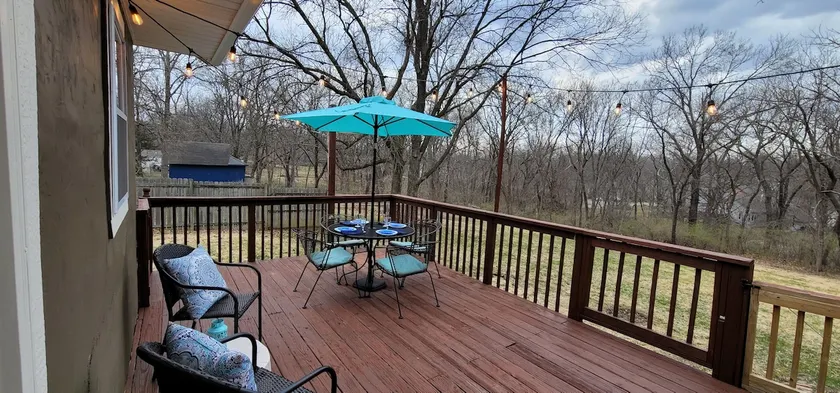 Secluded Retreat in the City with 2 Bedroom - Image 1