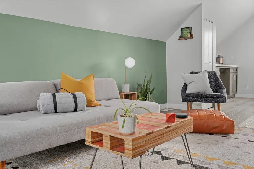 Mid Century Zen Suite. 1 BR. Near DT, C-train. - Image 1