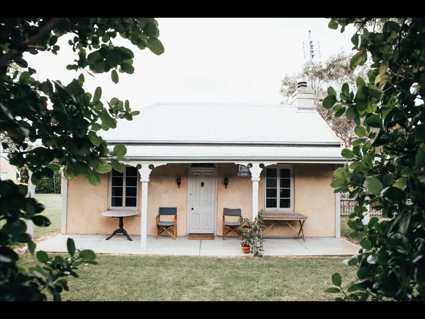Pooh Coner, Cottage - Image 1