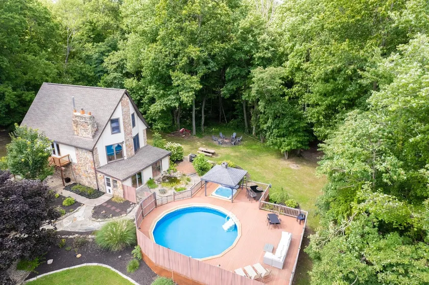 Pool | Hot Tub | Near Mohican | Sleeps 16 - Image 1