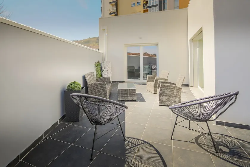 Casa dos 4 Caminhos - Guest House Douro - Image 1