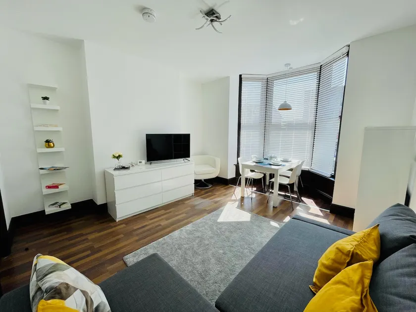 Modern seaside apartment in Lytham St Annes (5C) - Image 1