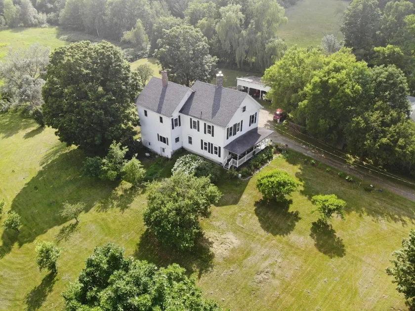 7 BR historic manor house with A/C near Jay Peak. - Image 1