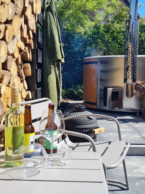 Ambiance Ameland 2 pers. with wood-fired hot tub - Image 1