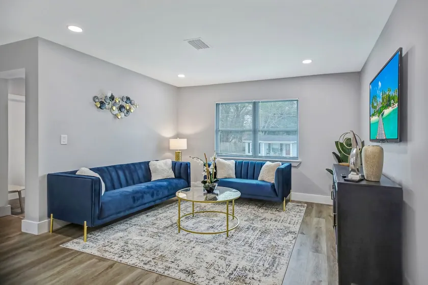 Elegant, Spacious Three Bedroom Residential House. - Image 1