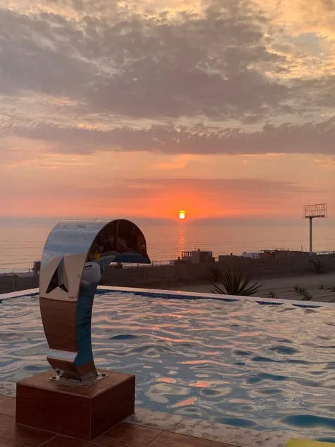 Dolphin House, Luxury Beach House in Lima Sur - Image 1