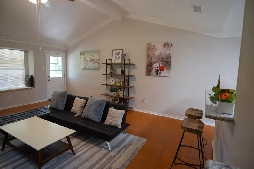 Sugar land’ 3 bedroom, 2 queens, 1 king for rent - Image 1
