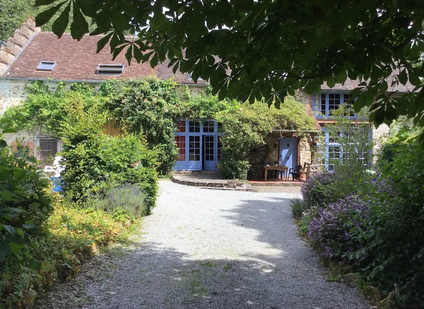 Superb Restored Barn with Private Pool and Hot Tub - Image 1