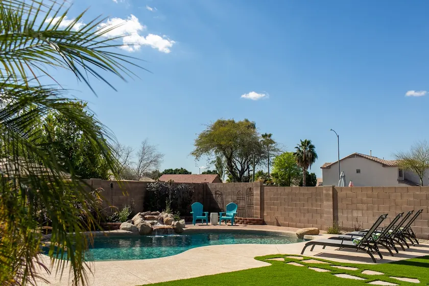 Free Heated Pool | Perfect For Families - Image 1