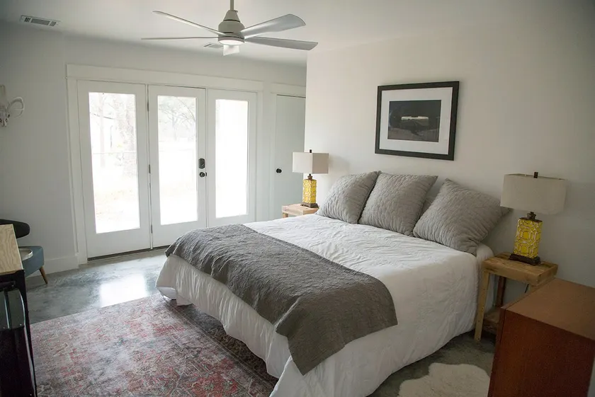 Luxurious suite in town with relaxing country vibe - Image 1