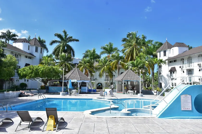 Czar's Sanctuary- Apt B4 at Sandcastle - Image 1