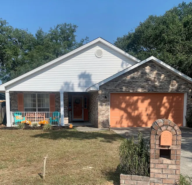 D's Florida-Alabama Vacation Home Sleeps 14 Guests - Image 1