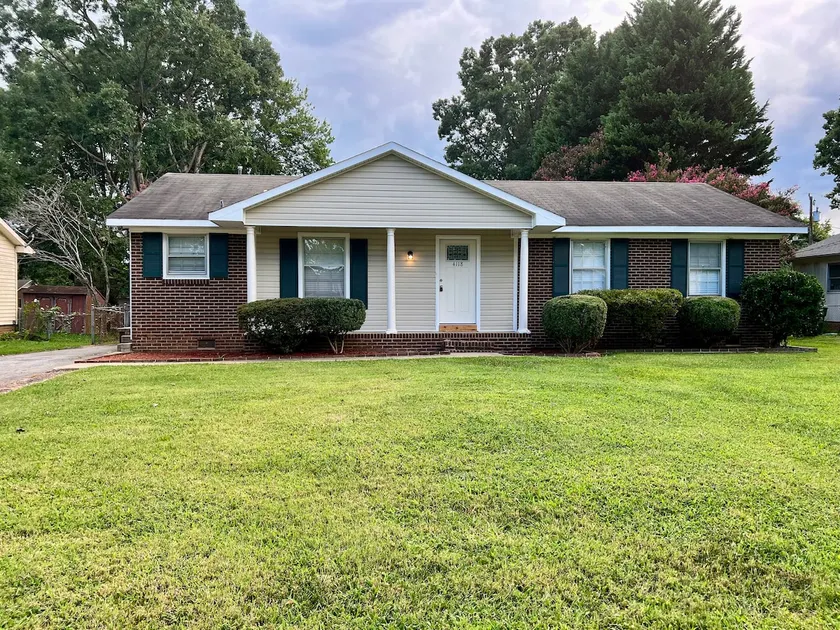Cozy Home in Central Location, Gboro & High Point! - Image 1