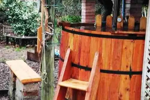 Cozy Cabin in the Country with a Hot Tub - Image 1