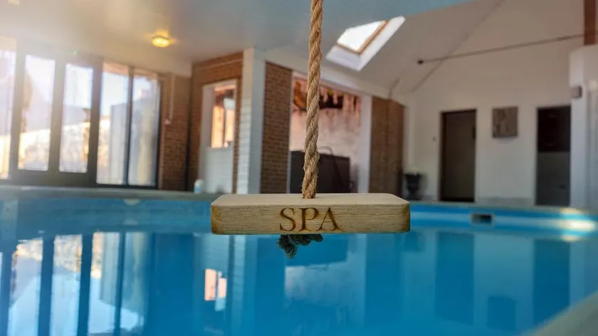 Private spa retreat with overnight accommodation - Image 1