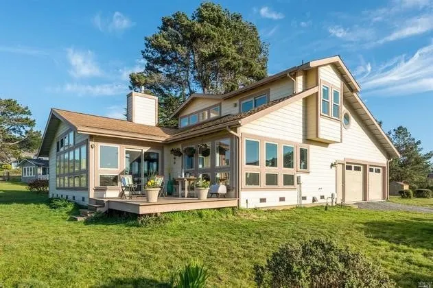 Large 4 BR coastal home with amazing ocean views! - Image 1