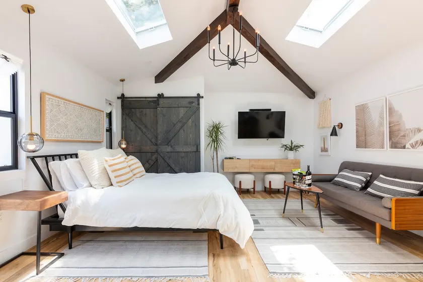 Chic Cottage in Cool Culver City - Image 1