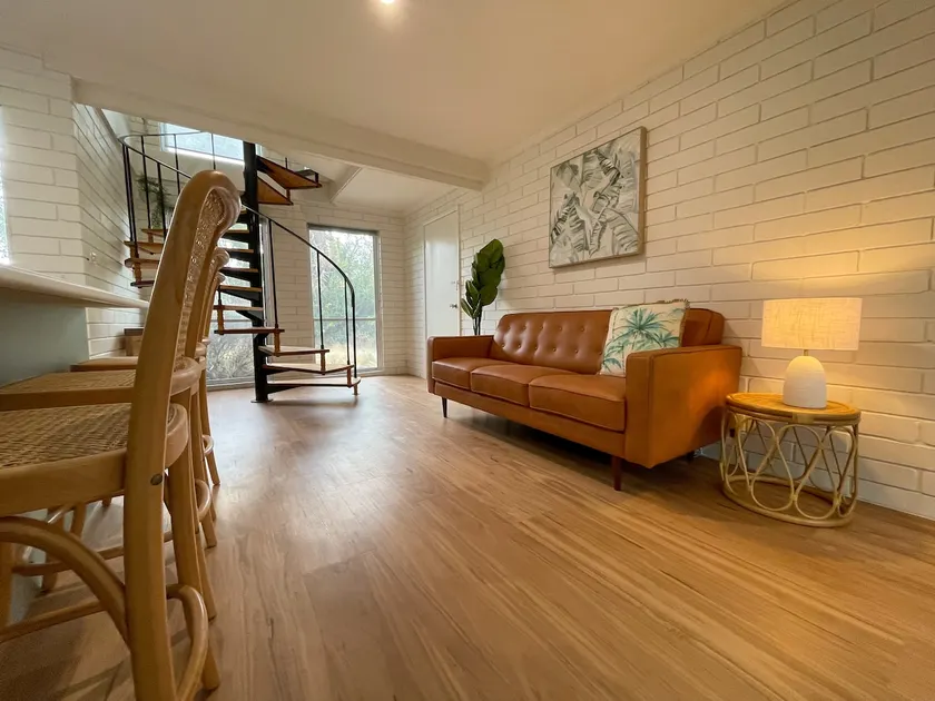 2 bedroom beach pad 450m to the waves - Image 1