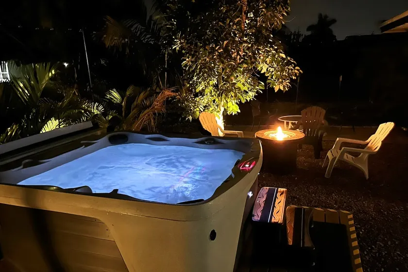 Coastal Vibes, Relaxing Hot Tub Nights - Image 1