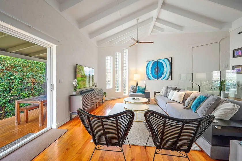 Large Modern 2 Story Home with Byron Charm & 4 Beds - Image 1