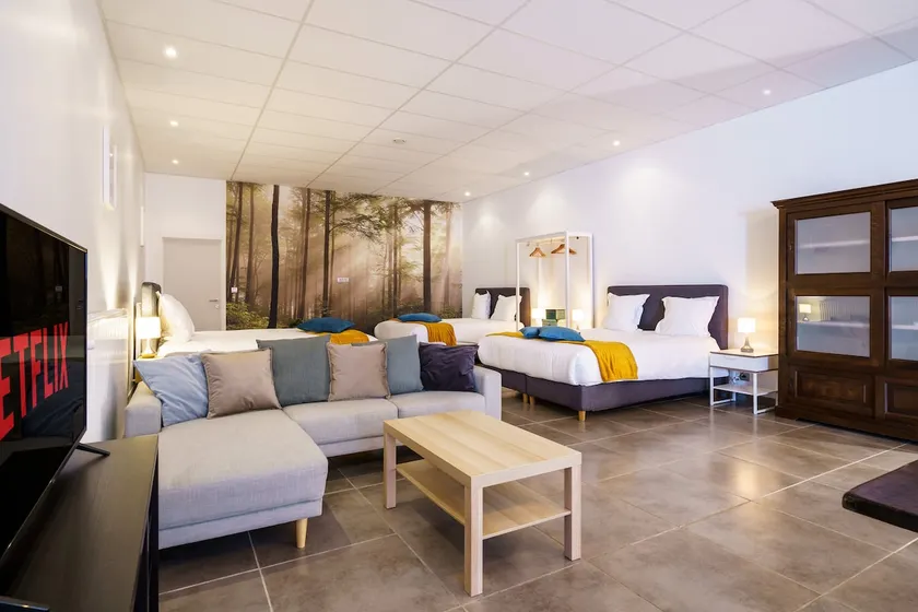 Family Apartment with Kitchen and Garden View - Image 1