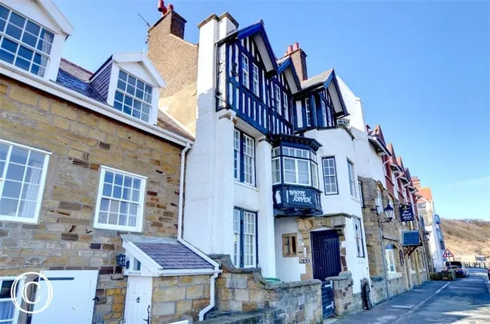 Lovely 2 bedroom Holiday Home, right on the Beach. - Image 1