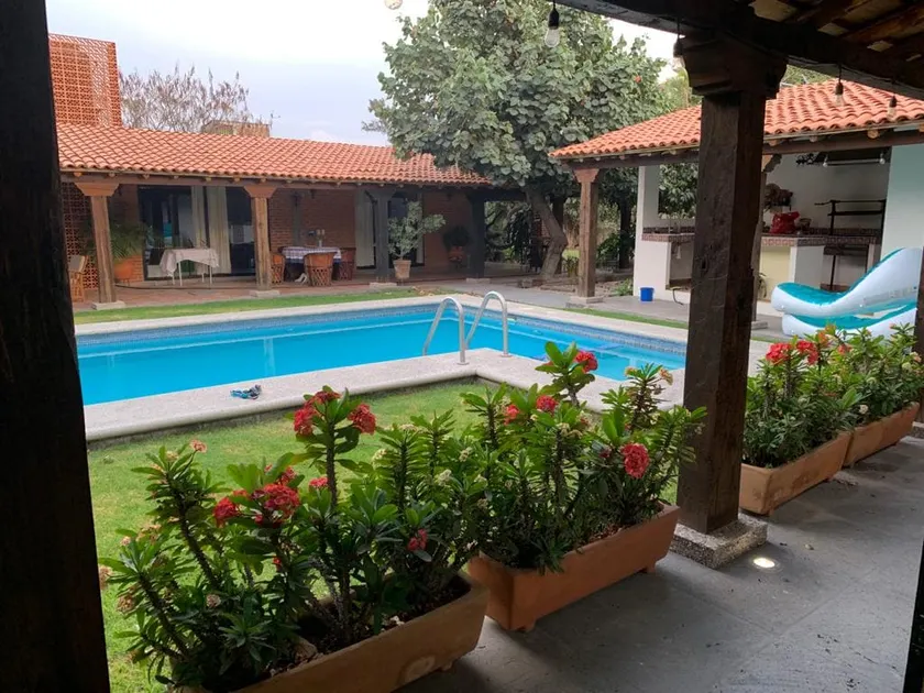 Rustic estate with a pool among trees - Image 1