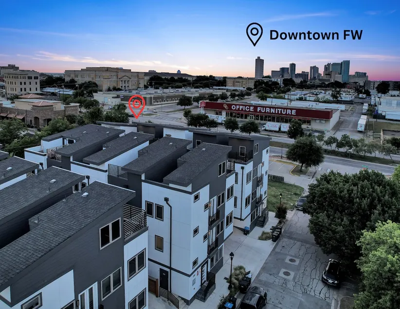 Private Rooftop Patio + 4 Story Home in Downtown FW - Image 1