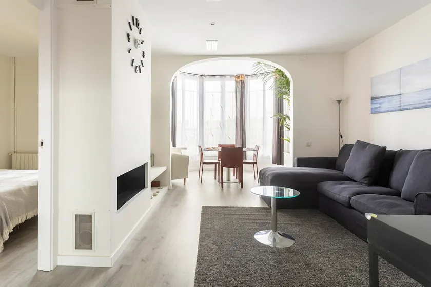 New flat between plaza españa and plaza catalonia - Image 1