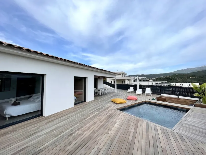 95 m2 villa with pool - Image 1