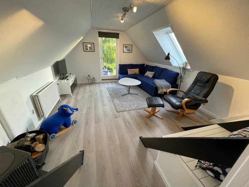 Cozy guesthouse with ocean view, beach and nature - Image 1