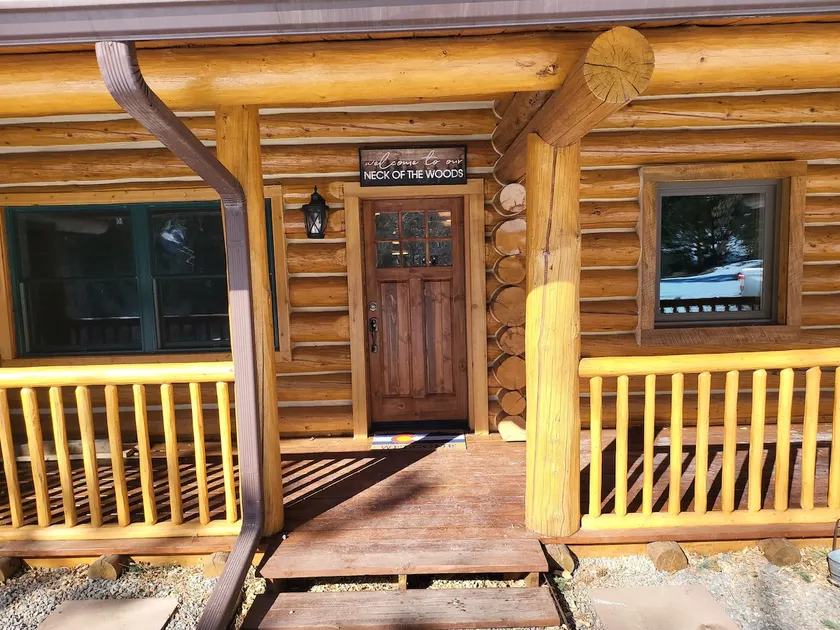 Amazing Rustic Log Cabin w/stream - Image 1
