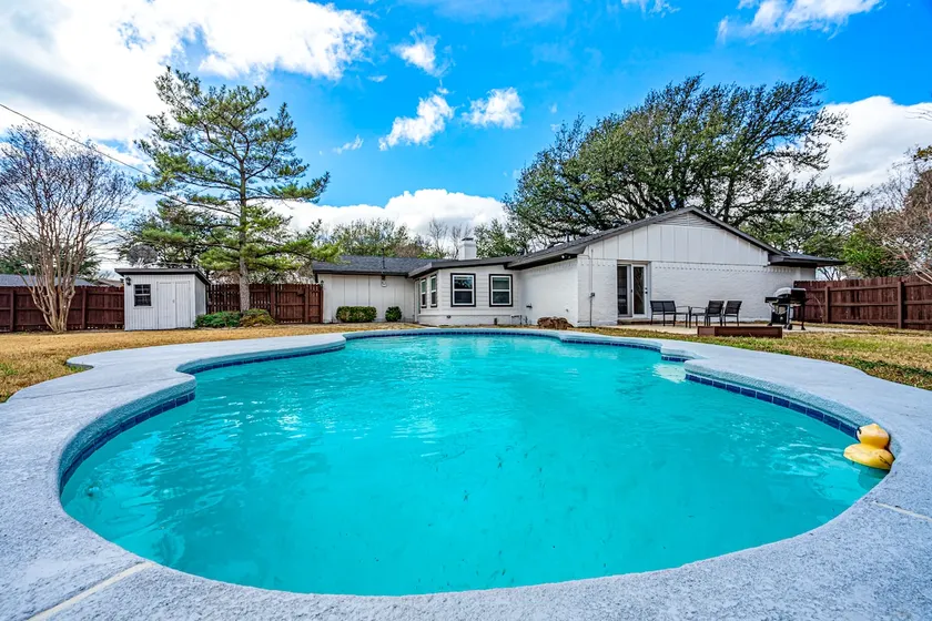 NEW! Gorgeous recently remodeled 4-bedroom spacious home with a Heated Pool . - Image 1