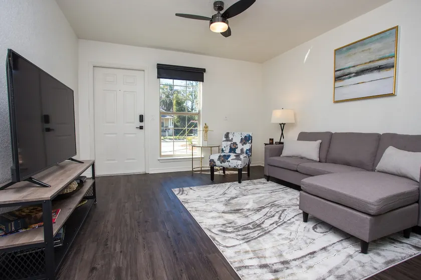 Luxurious Modern Home in Downtown Pensacola - Image 1