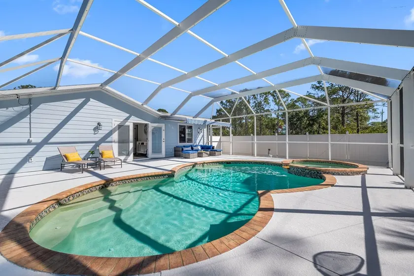Sonniges Haus mit beheiztem Pool, 12 Minuten Fahrt zum Engelwood Strand, Port Charlotte FL - Image 1