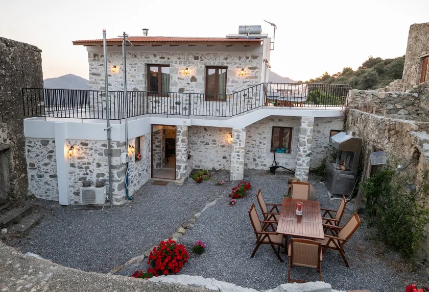 Yiayia's Place - Image 1