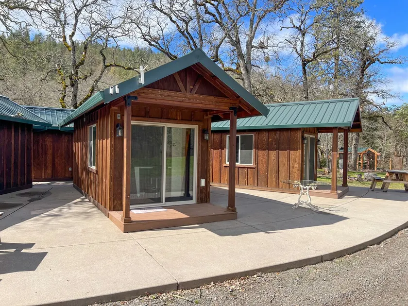Mountain View Cabin in Medford - Image 1