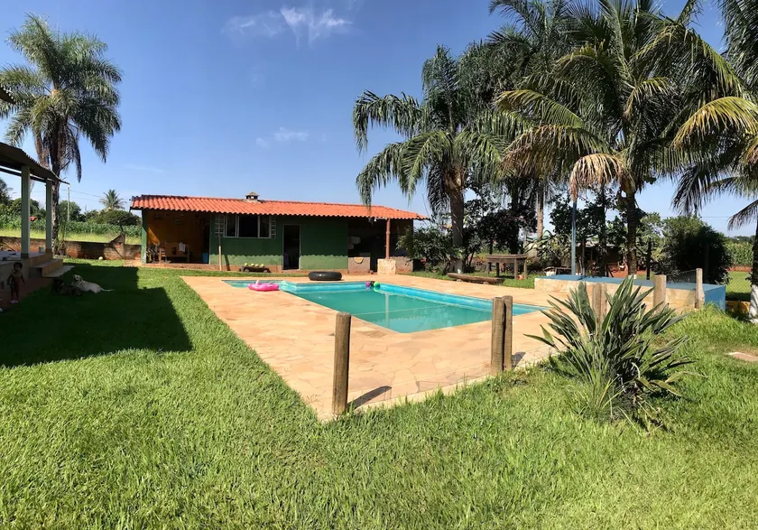 Quiet farm with pool - Image 1