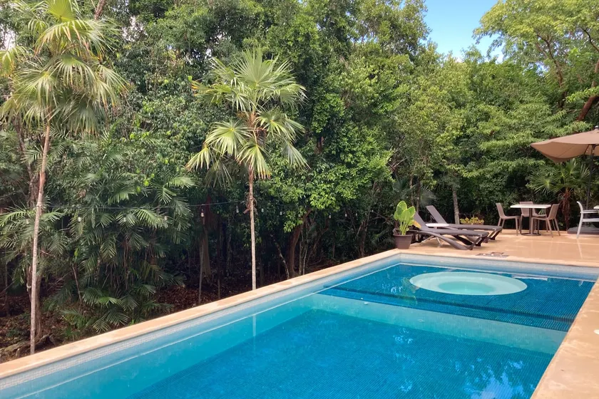 Aku-Chic Newly furbished condo Jungle pool - Image 1