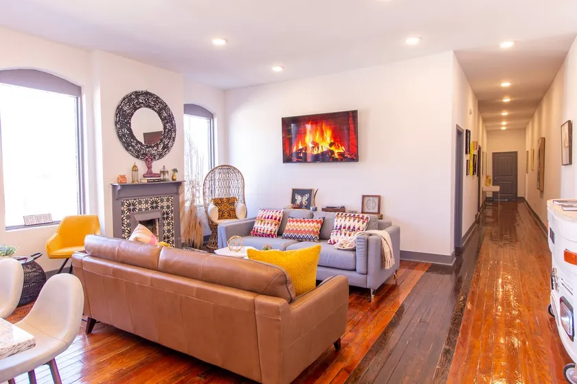 Stunning Mid-Century Loft Downtown City View - Image 1