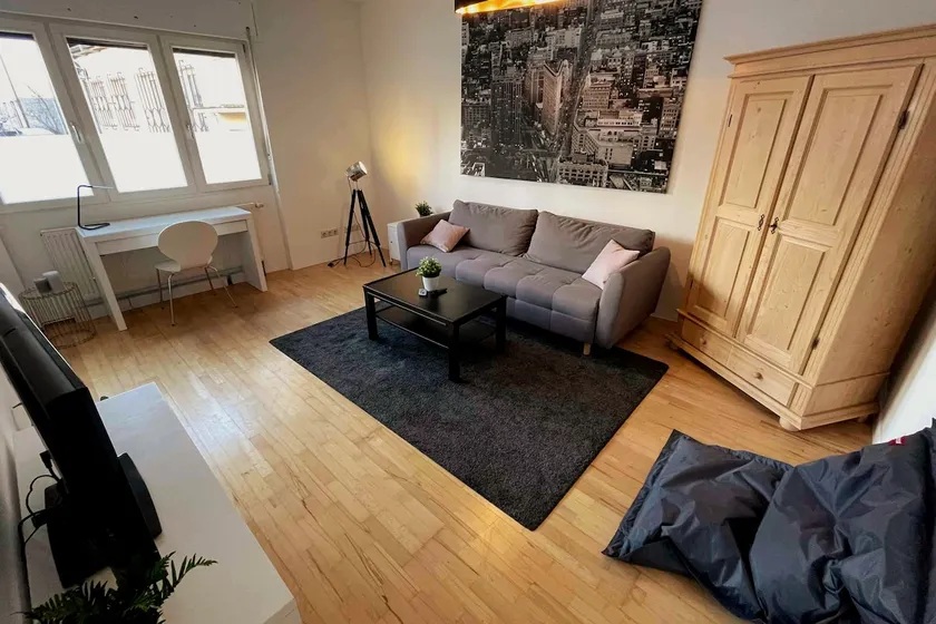 Cozy , Warm and Welcoming Room in the heart of Nürnberg - Image 1