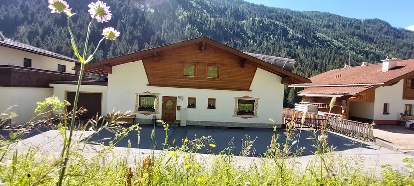 Separate Ladner Kappl 2-6 People 80m2 - Image 1
