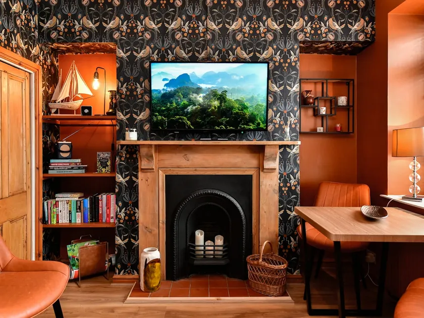 Driftwood - 2 Bed House Central & Beach Location - Image 1