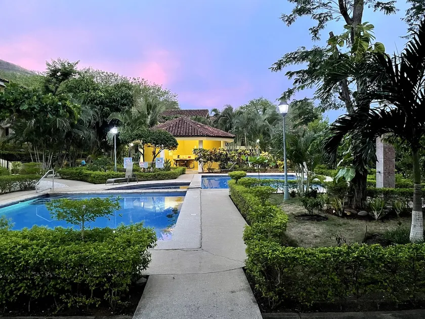Tropical oasis view, close to beautiful beaches - Image 1