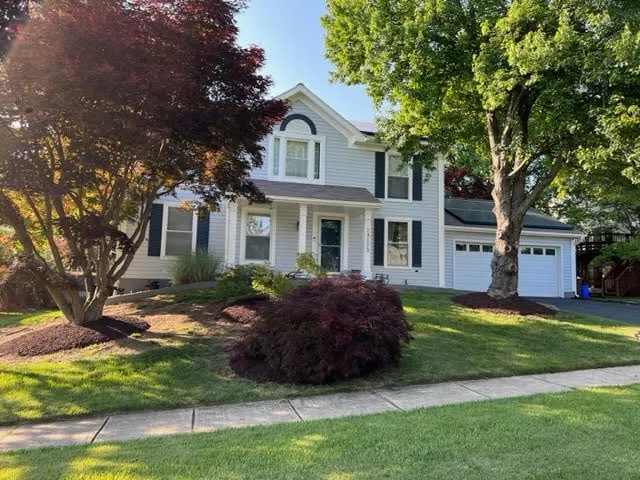 Upgraded, beautiful 4 BD Colonial in Silver Spring  home - Image 1