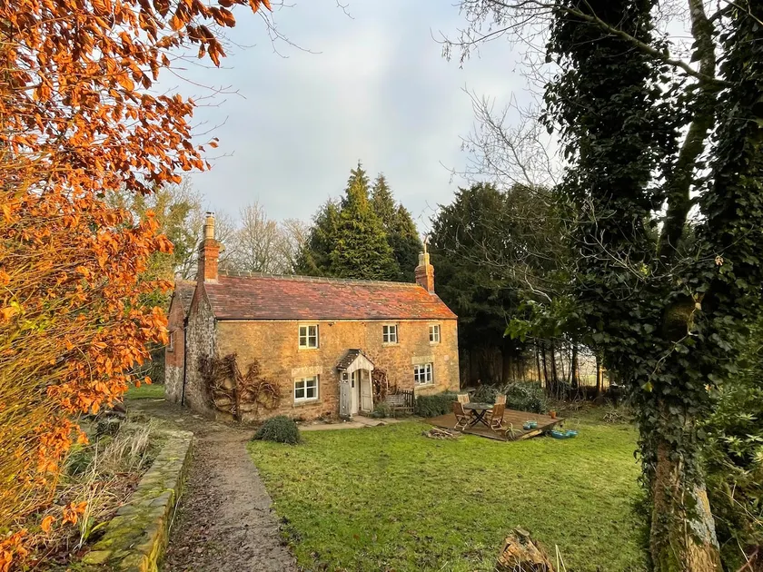 Cosy Cottage Nestled in May Hill Woodlands - Image 1