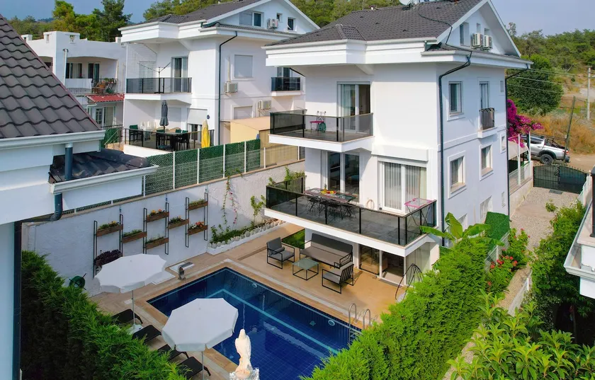 Cozy, spacious 4+2 White Villa in Foça, Çalış, Fethiye - Image 1