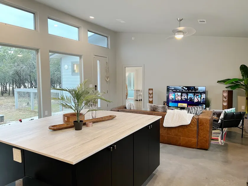 Stunning 'Ranch Modern' + Stars! + Firepit! - Image 1
